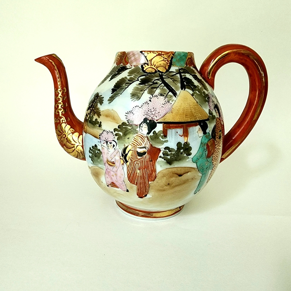 Kutani Vintage Japanese Geisha Gold Accents Porcelain Painted Tea Pot Dish